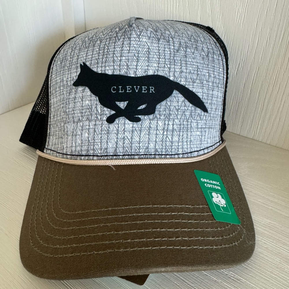 Prana Women’s Journeymen Trucker Hat. Clever Fox. NWT